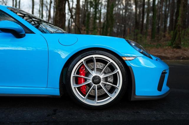 Photo of 2018 Blue Porsche 911