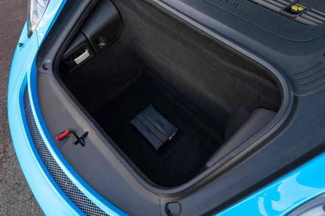 Photo of 2018 Blue Porsche 911