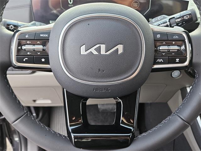 Photo of 2025 Metal Kia Carnival Hybrid