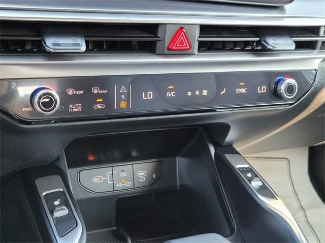 Photo of 2025 Wolf Gray Kia Sorento