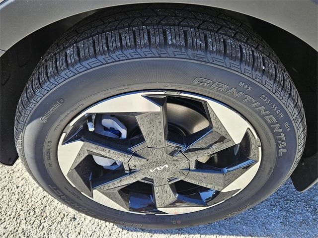 Photo of 2025 Steel Gray Kia Sorento Hybrid