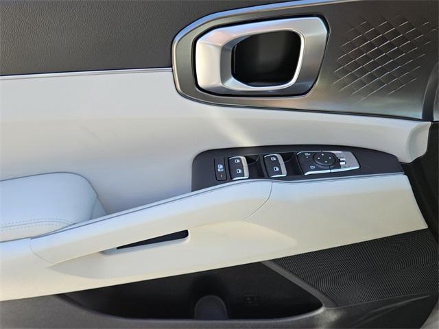 Photo of 2025 Steel Gray Kia Sorento Hybrid