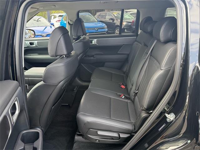 Photo of 2024 Phantom Black Hyundai SANTA FE