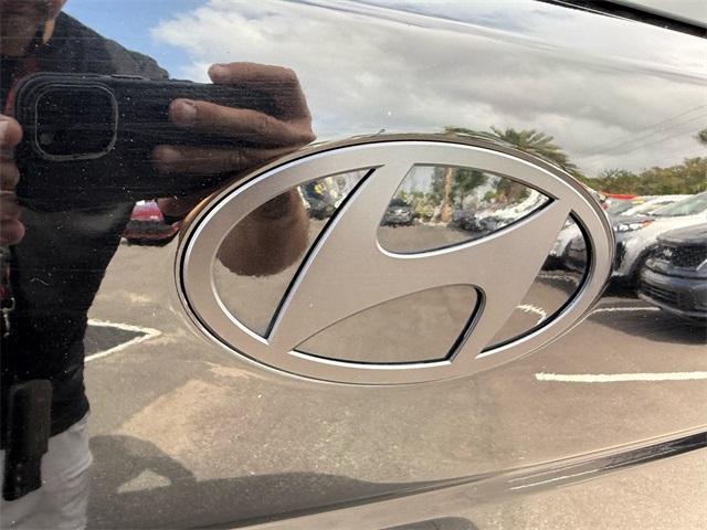 Photo of 2024 Phantom Black Hyundai SANTA FE