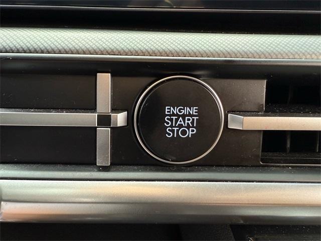 Photo of 2024 Phantom Black Hyundai SANTA FE