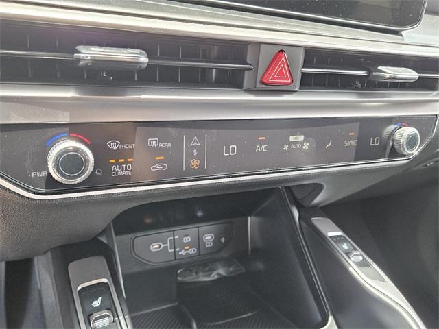 Photo of 2025 Midnight Black Kia Sorento