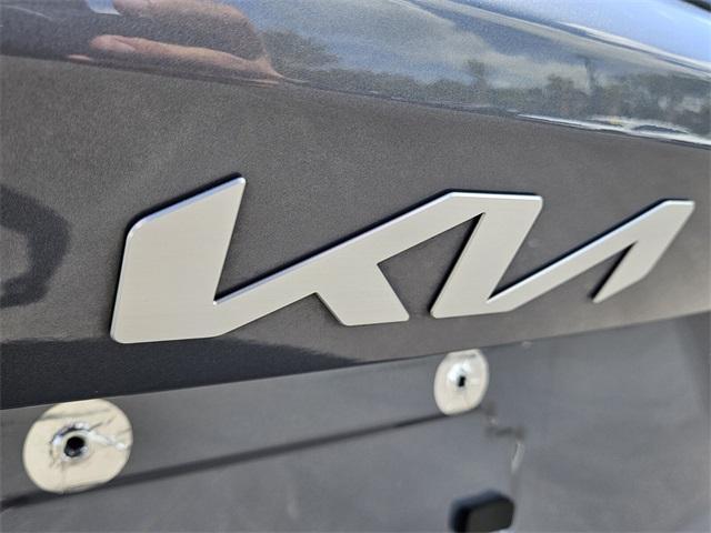 Photo of 2023 Everlasting Silver Kia Sorento