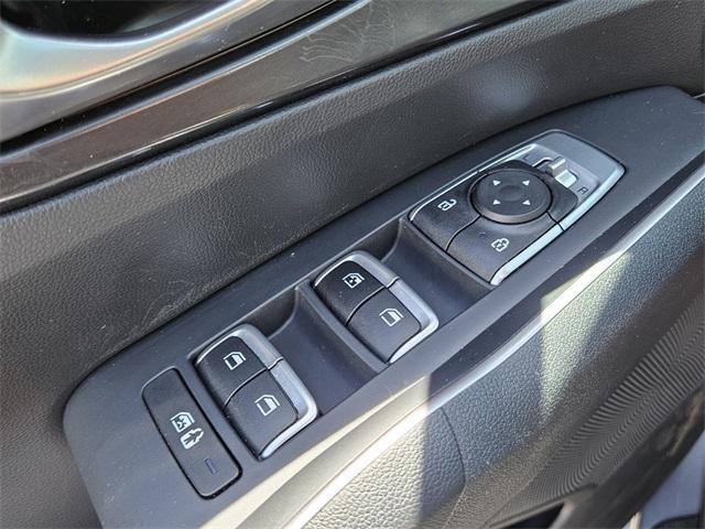 Photo of 2023 Everlasting Silver Kia Sorento