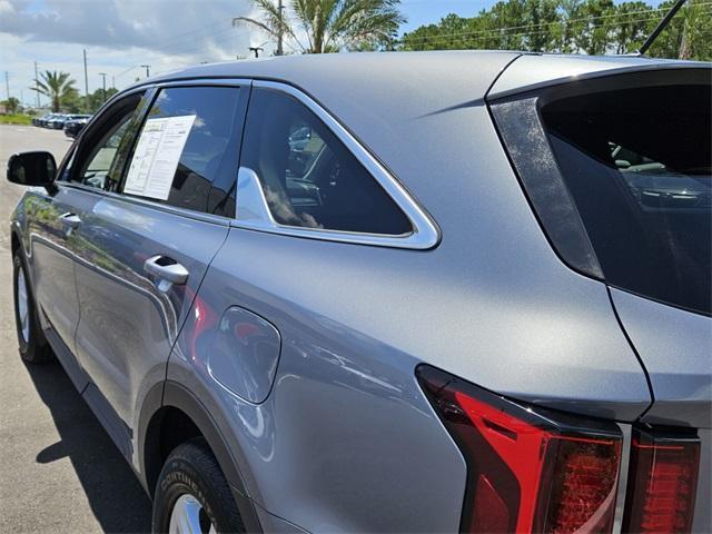 Photo of 2023 Everlasting Silver Kia Sorento