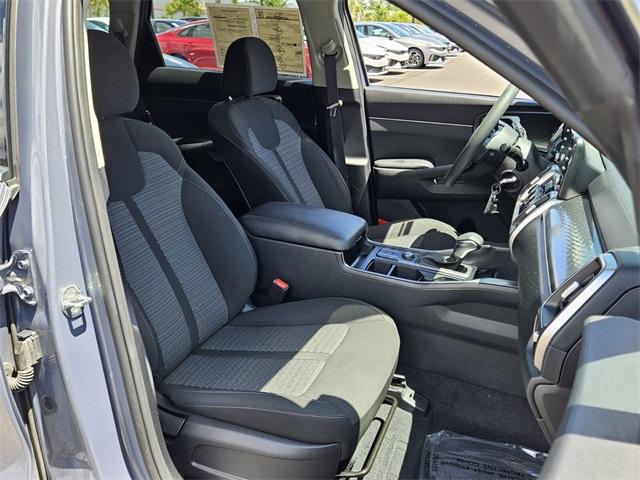Photo of 2023 Everlasting Silver Kia Sorento