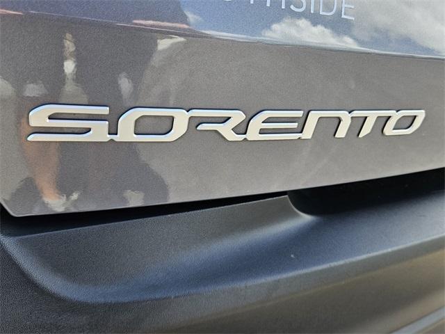 Photo of 2023 Everlasting Silver Kia Sorento