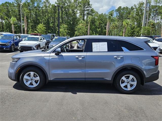 Photo of 2023 Everlasting Silver Kia Sorento
