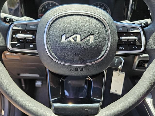 Photo of 2023 Everlasting Silver Kia Sorento