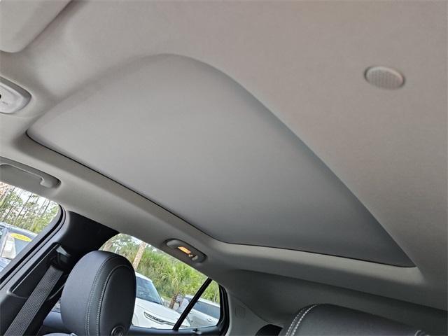 Photo of 2023 Summit White Buick Encore GX