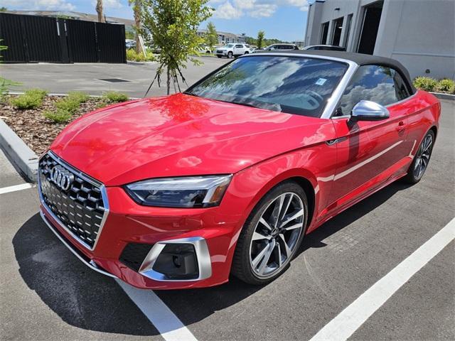 Photo of 2022 Tango Red Metallic w/ Black Roof Audi S5