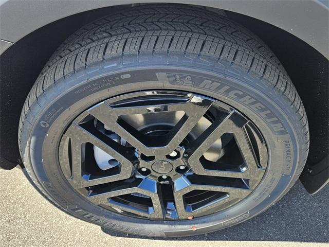 Photo of 2025 Glacial White Pearl Kia Telluride