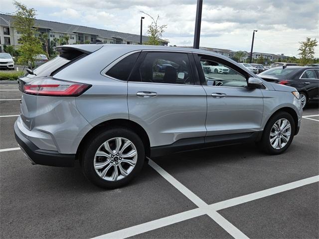 Photo of 2024 Silver Metallic Ford Edge