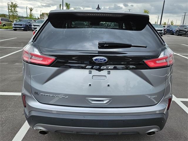 Photo of 2024 Silver Metallic Ford Edge