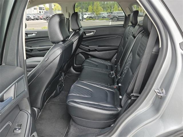 Photo of 2024 Silver Metallic Ford Edge