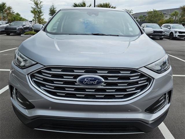 Photo of 2024 Silver Metallic Ford Edge