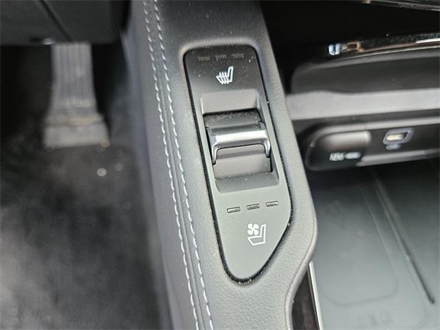 Photo of 2024 Red Kia Telluride