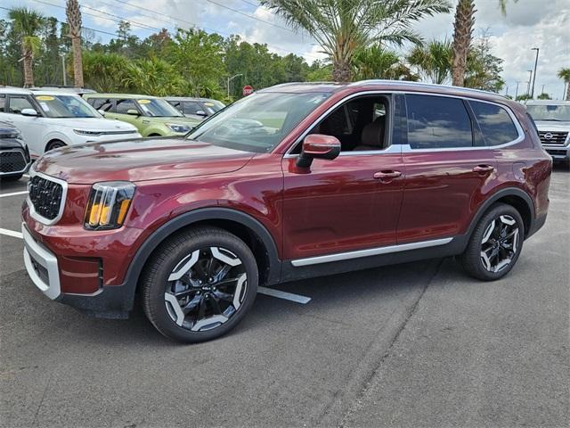 Photo of 2024 Red Kia Telluride