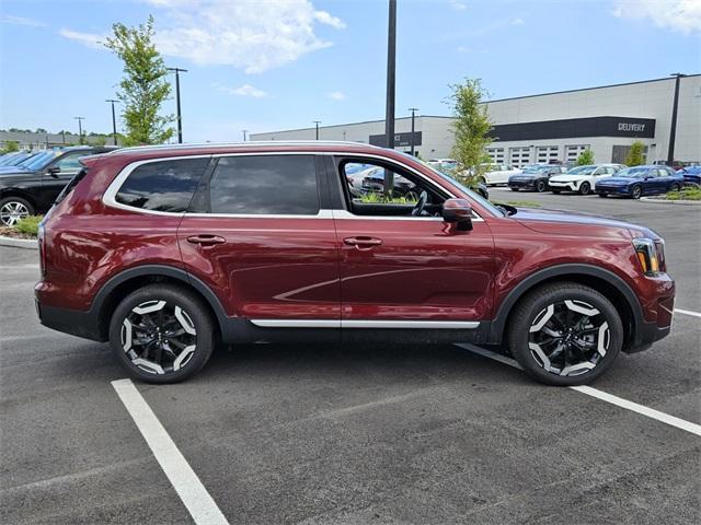 Photo of 2024 Red Kia Telluride