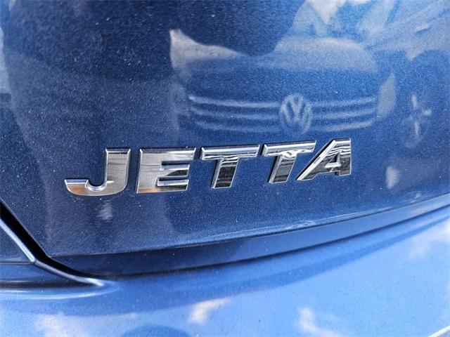 Photo of 2019 Silk Blue Metallic Volkswagen Jetta