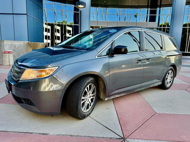 Photo of 2012 Grey Honda Odyssey