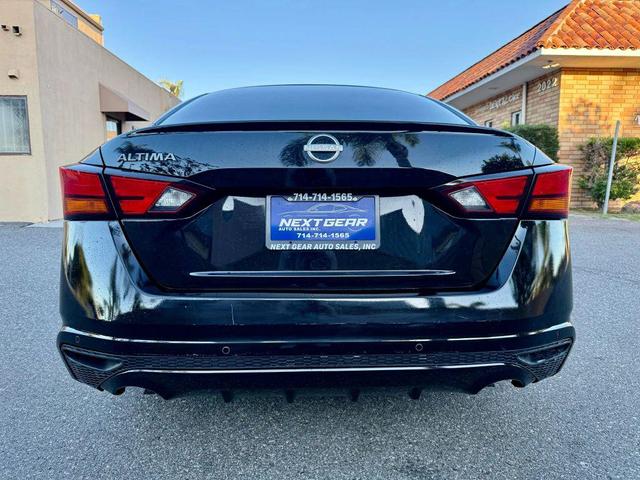 Photo of 2024 Super Black Nissan Altima
