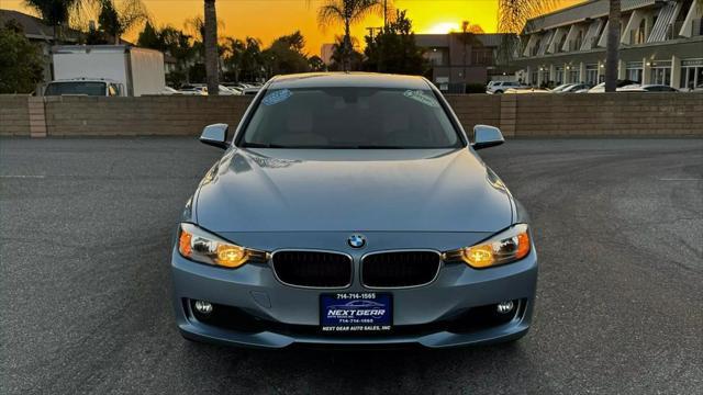 Photo of 2013 Blue BMW 320