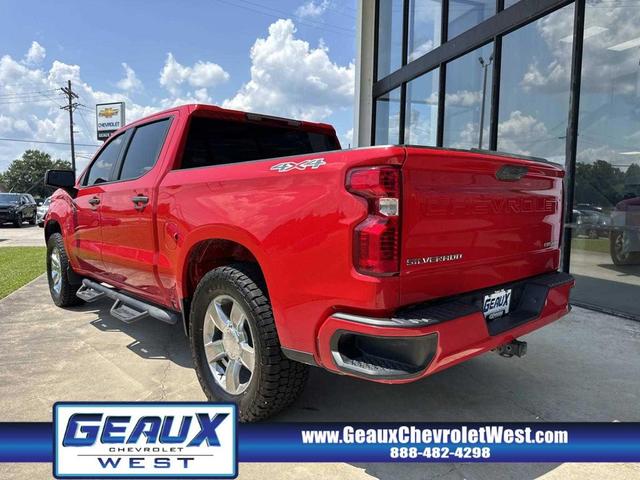 Photo of 2022 Red Chevrolet Silverado 1500