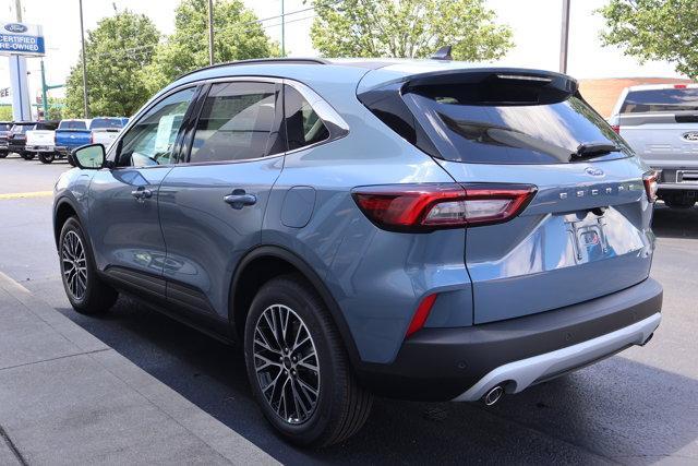 Photo of 2025 Vapor Blue Metallic Ford Escape