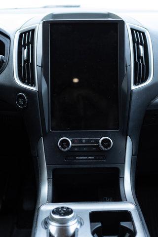 Photo of 2022 Green Ford Edge