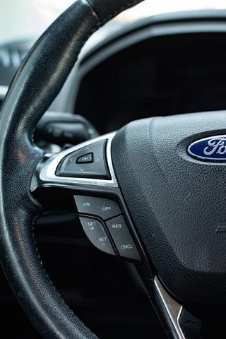 Photo of 2022 Green Ford Edge