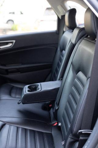 Photo of 2022 Green Ford Edge