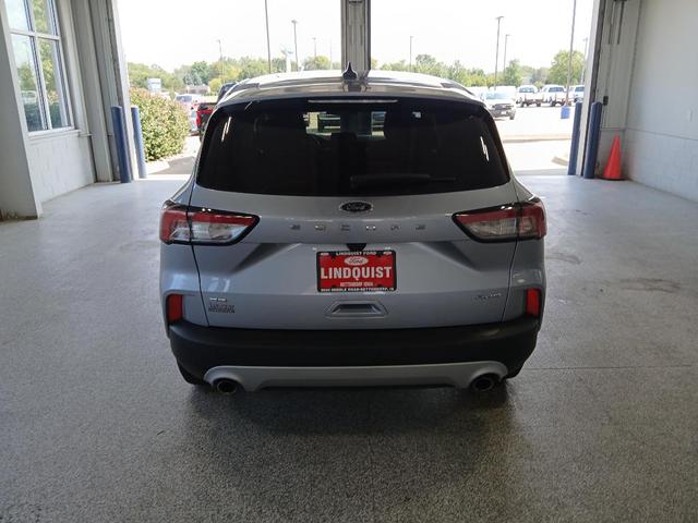 Photo of 2022 Blue Ford Escape