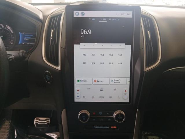 Photo of 2022 Agate Black Metallic Ford Edge