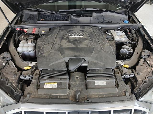 Photo of 2024 Samurai Gray Metallic Audi Q7