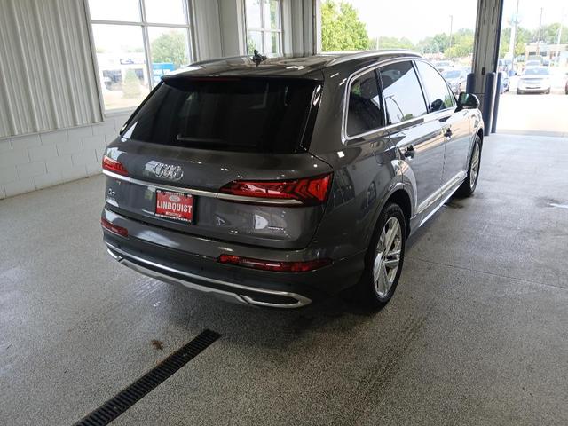 Photo of 2024 Samurai Gray Metallic Audi Q7