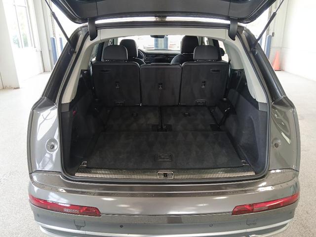 Photo of 2024 Samurai Gray Metallic Audi Q7