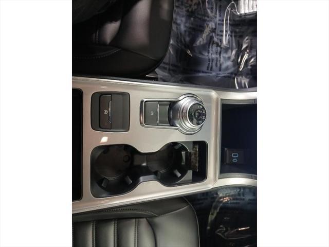 Photo of 2024 White Ford Edge
