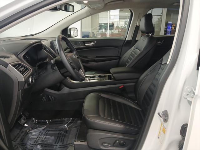 Photo of 2024 White Ford Edge