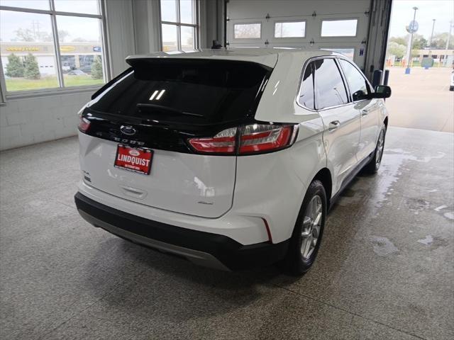 Photo of 2024 White Ford Edge