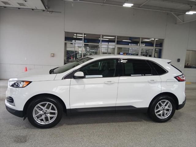 Photo of 2024 White Ford Edge