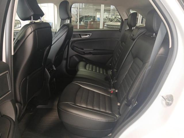 Photo of 2023 Oxford White Ford Edge