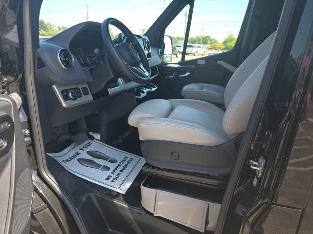 Photo of 2021 Jet Black Mercedes-Benz Sprinter 2500