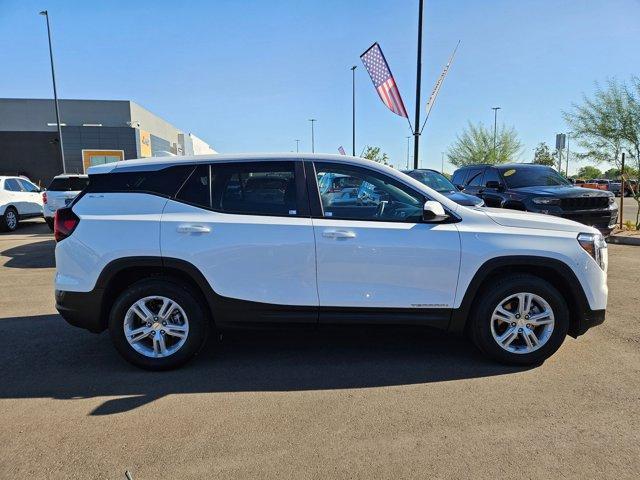 Photo of 2024 Summit White GMC Terrain