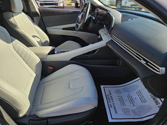 Photo of 2022 Ceramic White Hyundai ELANTRA HEV