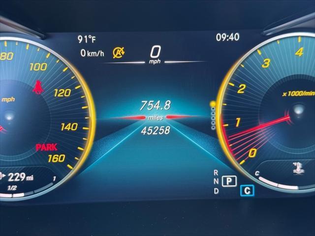 Photo of 2022 Polar White Mercedes-Benz C-Class